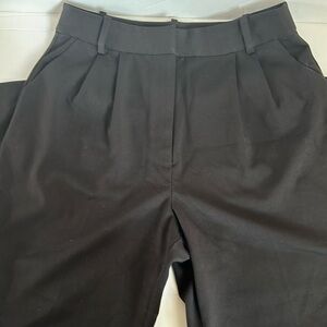 Favorite Daughter black pleated trouser pant side pocket back pocket clasp close